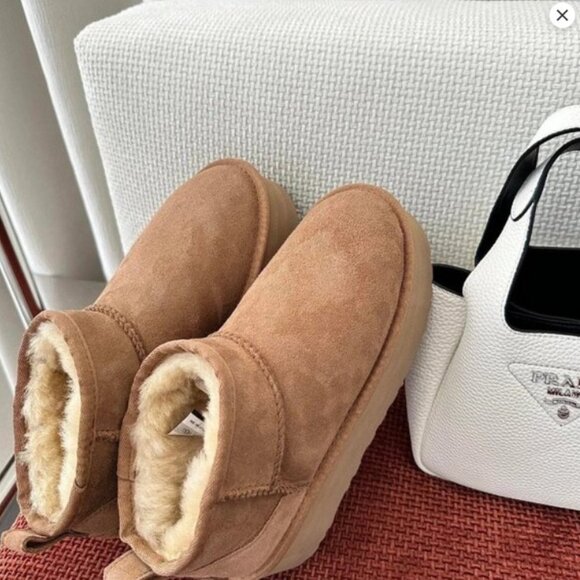 UGG Classic Ultra Mini Platform Boot - Picture 3 of 4